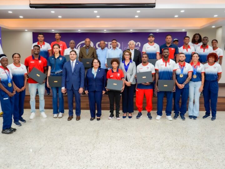 Cámara de Cuentas reconoce a atletas dominicanos medallistas por histórica actuación en Santo Domingo 2026