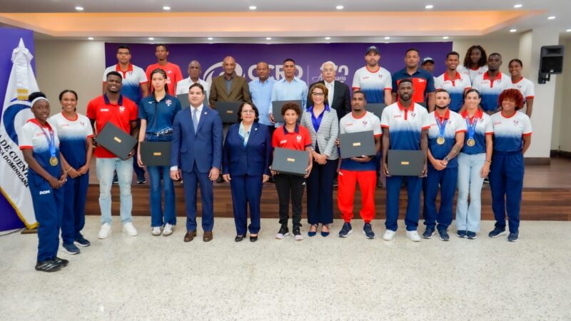 Cámara de Cuentas reconoce a atletas dominicanos medallistas por histórica actuación en Santo Domingo 2026