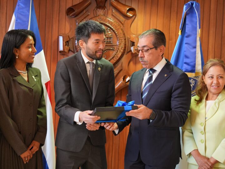 UASD fortalece vínculos internacionales con visita de destacado científico japonés Kazuo Tanaka