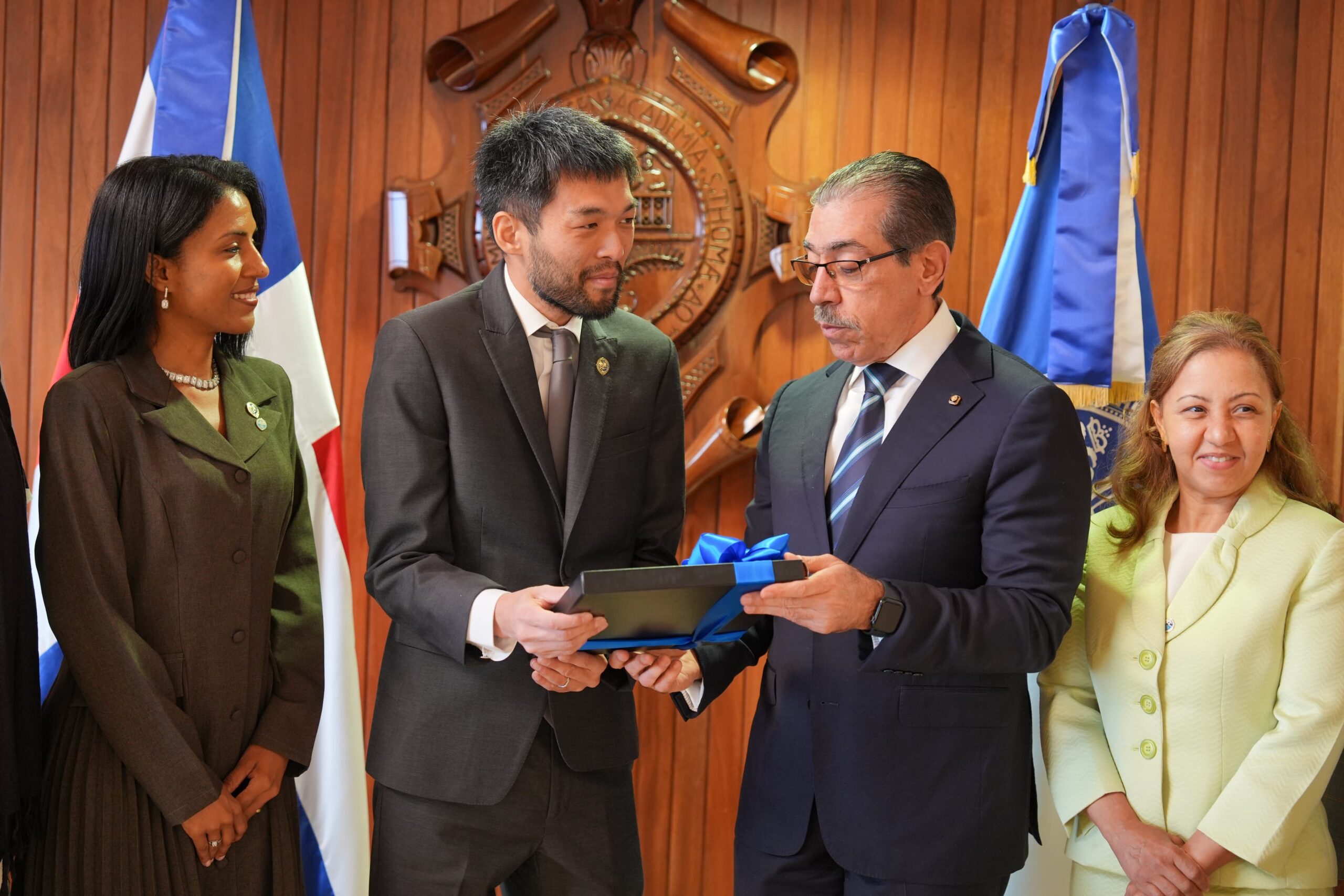 UASD fortalece vínculos internacionales con visita de destacado científico japonés Kazuo Tanaka