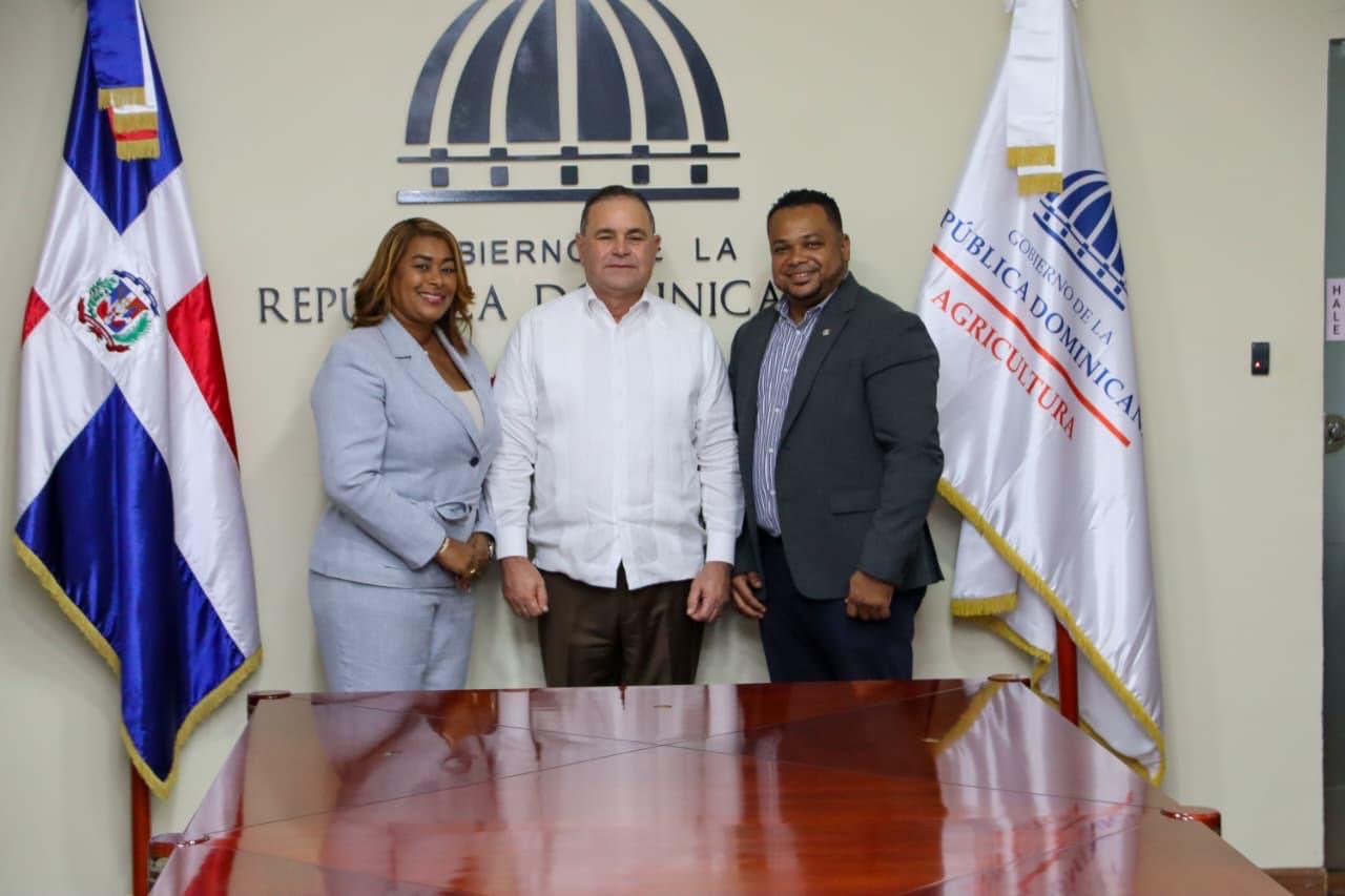 Mariana Tavárez asume dirección del Merca Santo Domingo y agradece respaldo para su designación
