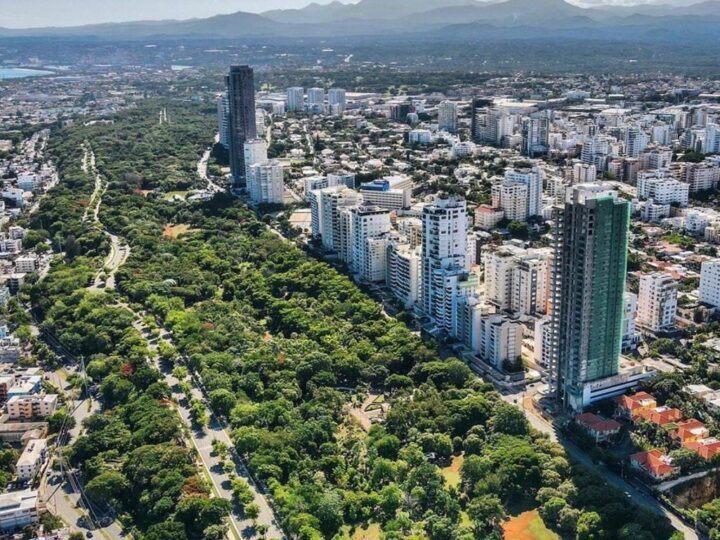 Gobiernos incumplen ley que ordena construir arco en honor a Joaquín Balaguer