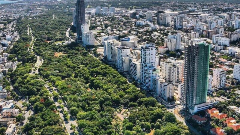 Gobiernos incumplen ley que ordena construir arco en honor a Joaquín Balaguer