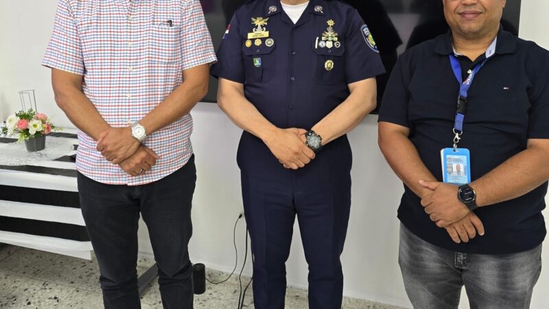 Coronel René Luna anuncia reforzamiento de seguridad y acercamiento comunitario en SDO