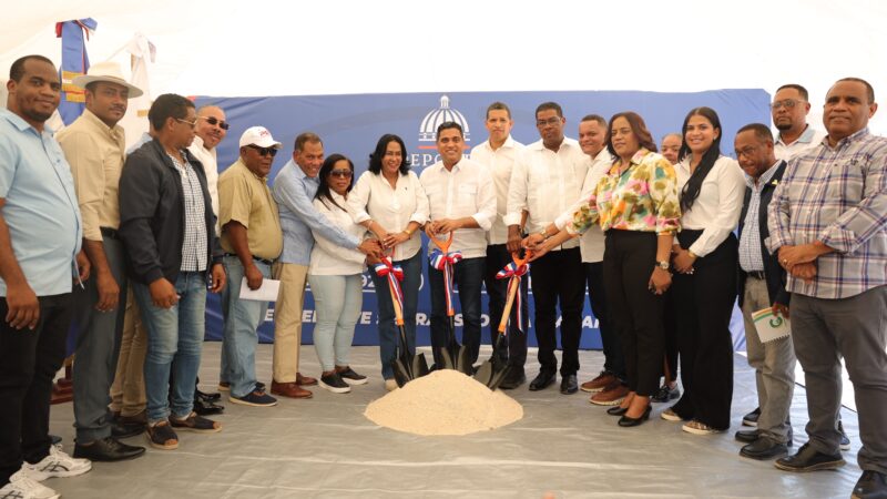 Ministro Kelvin Cruz inicia construcción de siete multiusos en la Región Sur con inversión de 200 millones de pesos