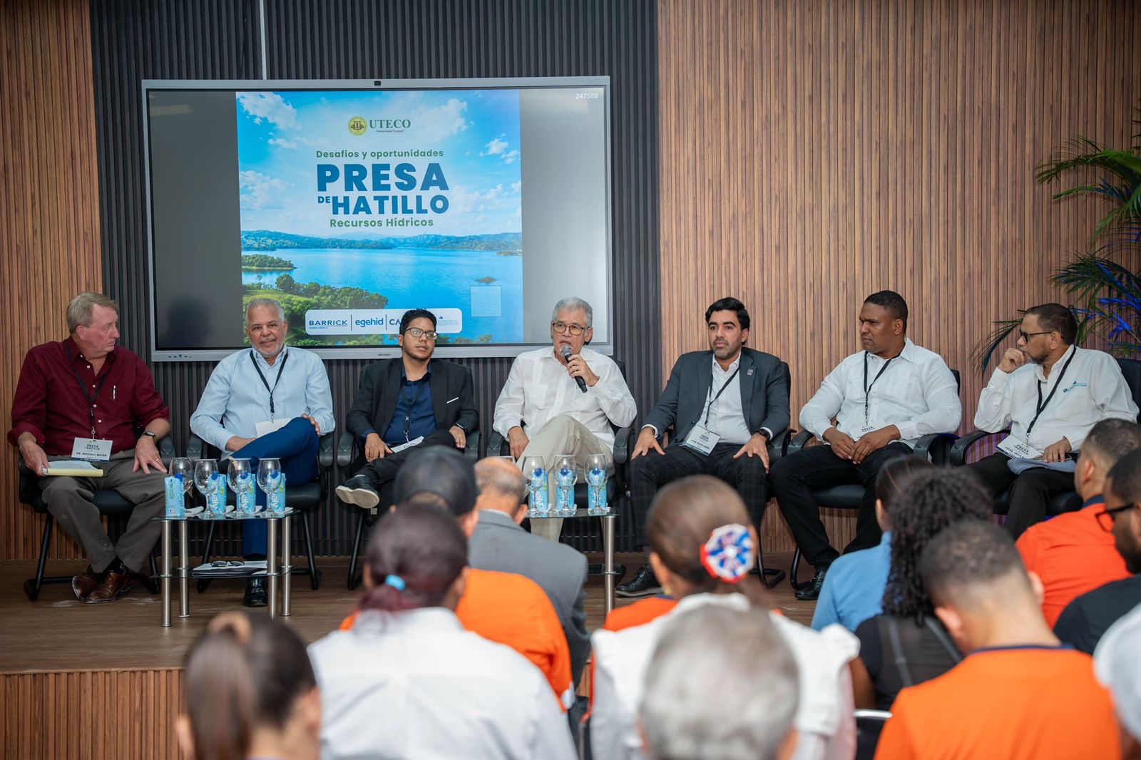 Expertos plantean estrategia multisectorial para la gestión pública y conservación de la Presa de Hatillo Academia, Estado y sectores productivos articulan la «Mesa del Agua» para liderar la gobernanza técnica y los estudios sobre la cuenca del Yuna-Camú.