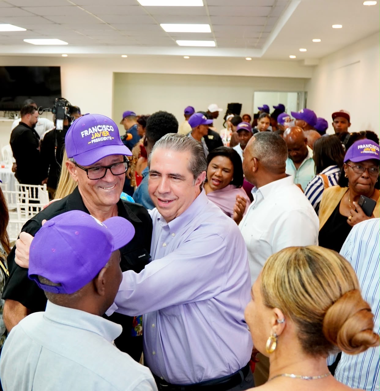 Francisco Javier dice que a algunos aspirantes presidenciales del PLD les “cogió la noche” para ganar el proceso interno del 18 de octubre