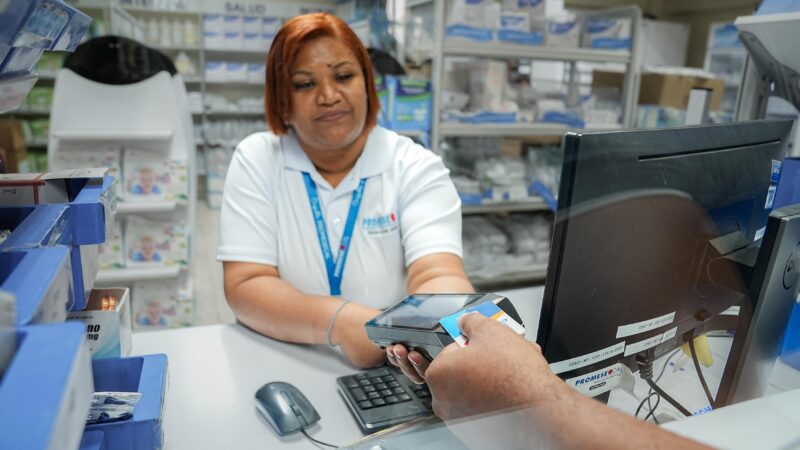 PROMESE/CAL inicia plan piloto de cobro con tarjetas de crédito en Farmacias del Pueblo