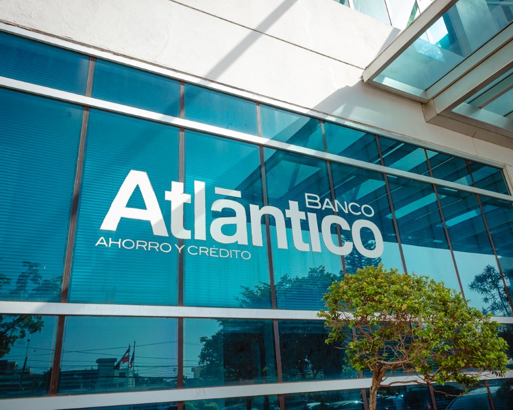 Feller Rate eleva a “BBB” la calificación de solvencia de Banco Atlántico