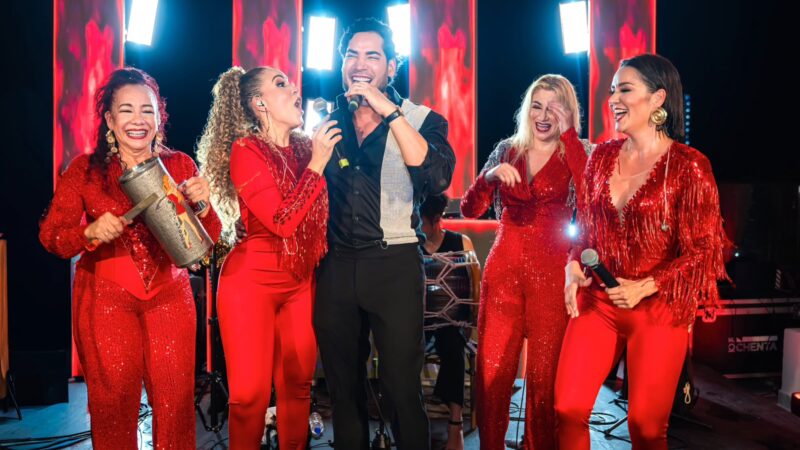 Dr. Marcos Pumarol celebra junto a “Las Chicas El Reencuentro”