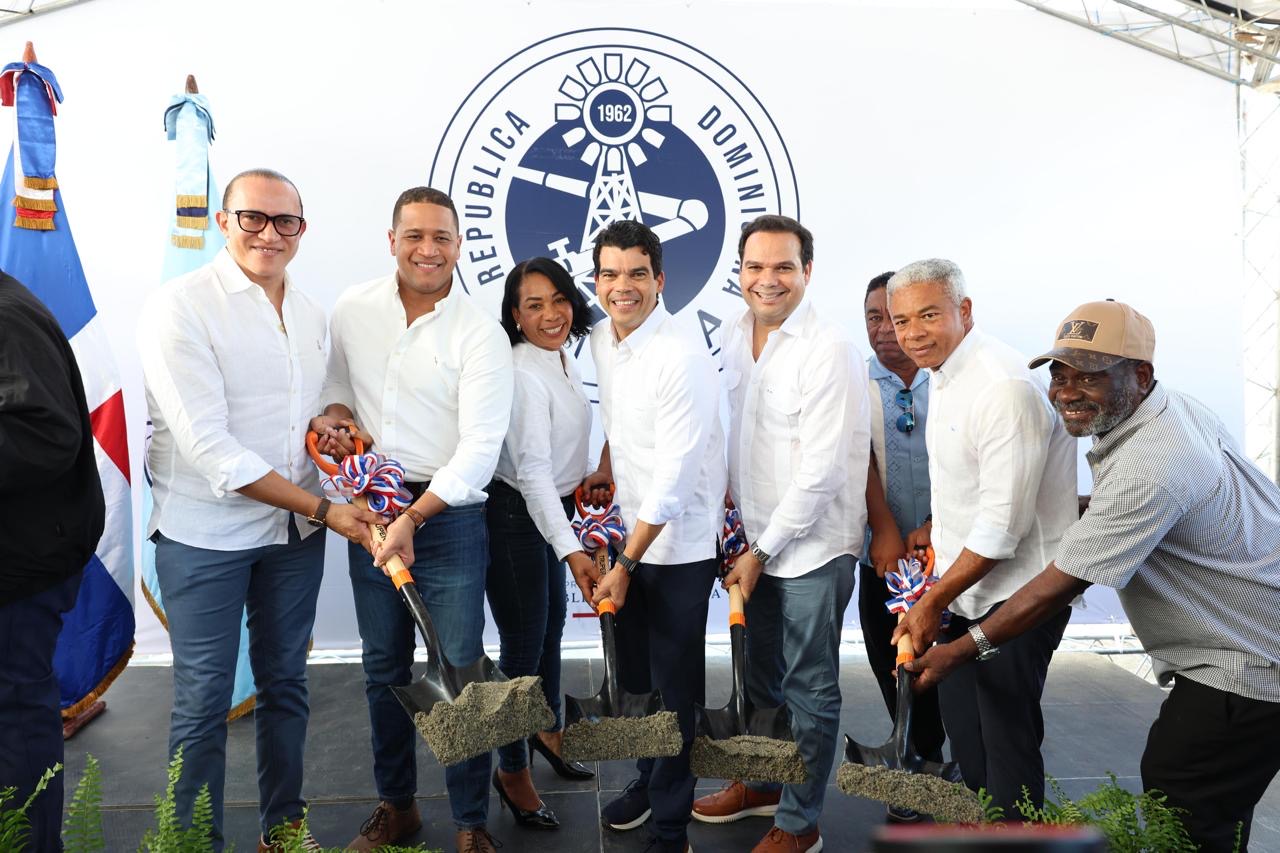 Wellington Arnaud inicia construcción del alcantarillado sanitario de El Córbano, provincia San Juan