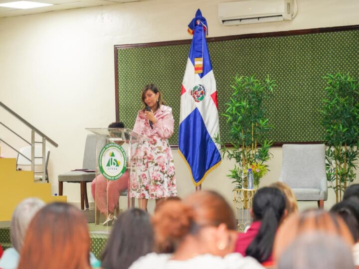 Mujeres con Propósito realizan el panel “Cuando una mujer se prepara, una comunidad avanza”
