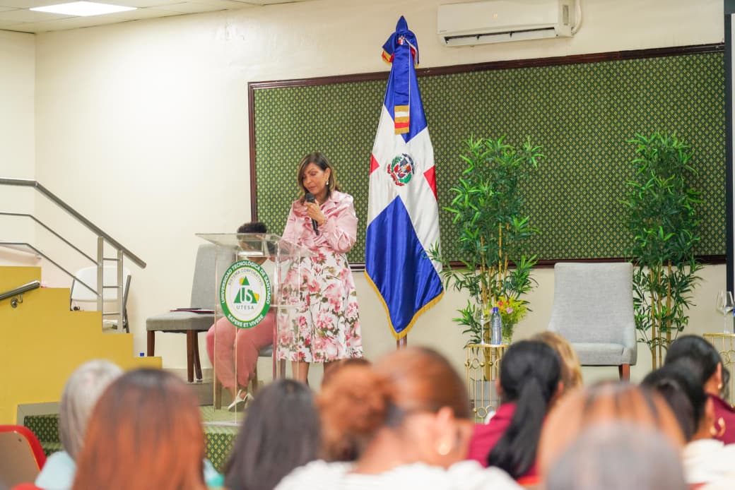 Mujeres con Propósito realizan el panel “Cuando una mujer se prepara, una comunidad avanza”