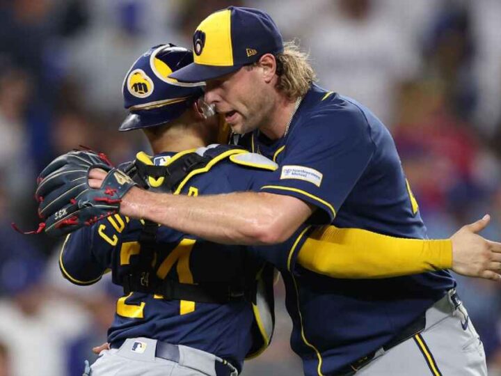Brewers ganó a Dodgers por 6-2 en el Juego 3 de la Serie de Campeonato y está a una victoria de completar la barrida