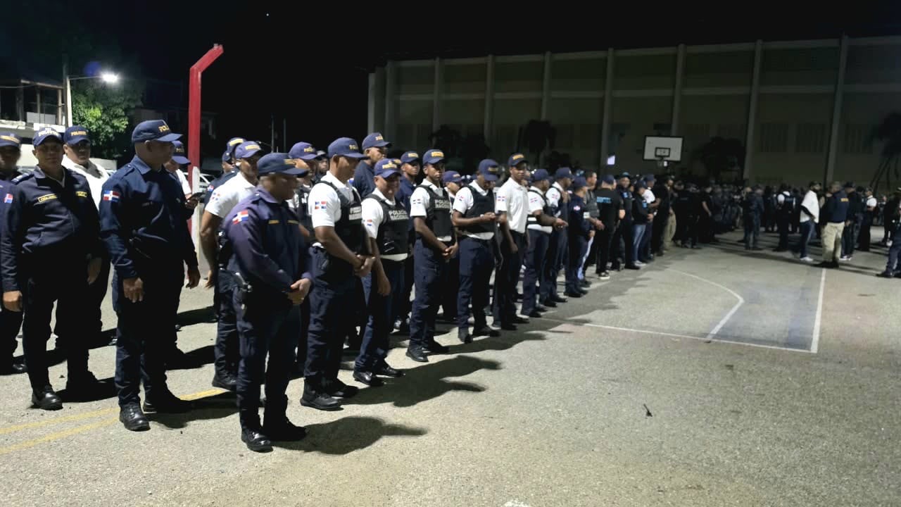 DGM supervisa controles migratorios en provincias fronterizas y refuerza vigilancia en rutas vehiculares y peatonales utilizadas por inmigrantes irregulares