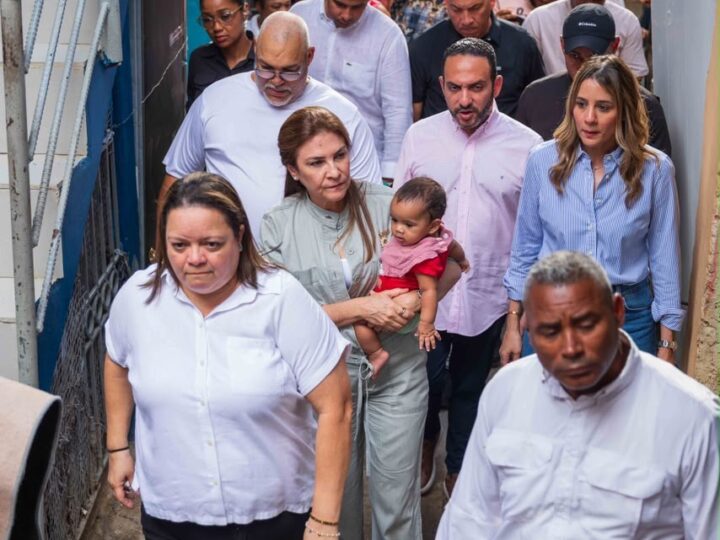 Carolina Mejía lleva su proyecto presidencial a La Yuca del Naco y reafirma su compromiso con la comunidad