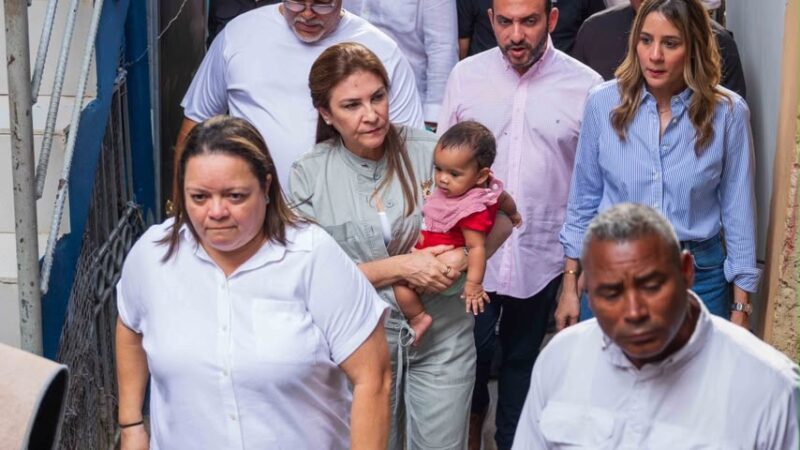 Carolina Mejía lleva su proyecto presidencial a La Yuca del Naco y reafirma su compromiso con la comunidad