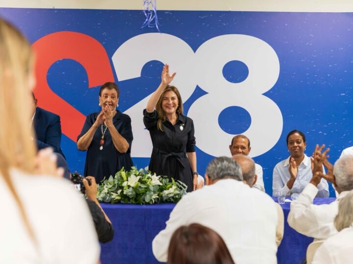 Carolina suma el respaldo de doña Manola Santana, referente de integridad y servicio público