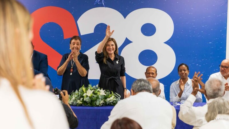 Carolina suma el respaldo de doña Manola Santana, referente de integridad y servicio público