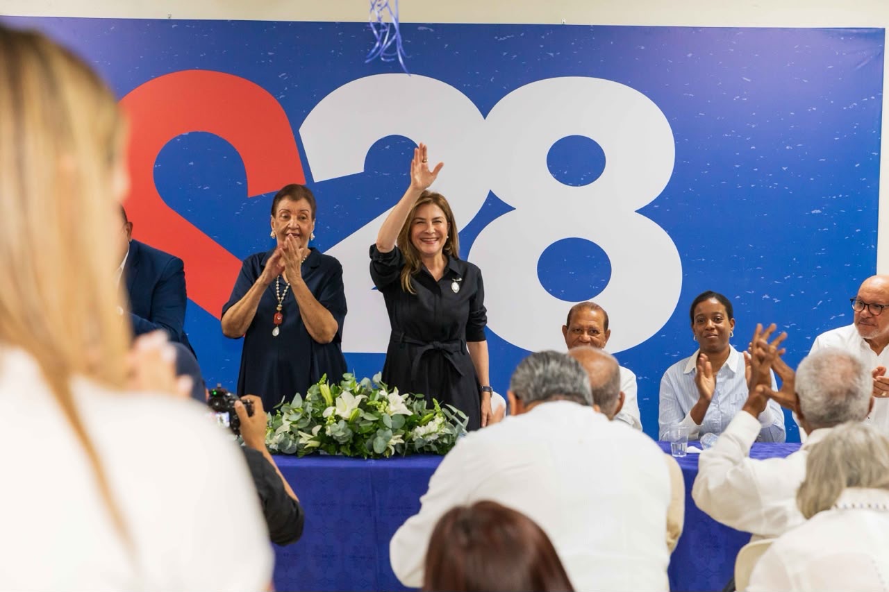 Carolina suma el respaldo de doña Manola Santana, referente de integridad y servicio público