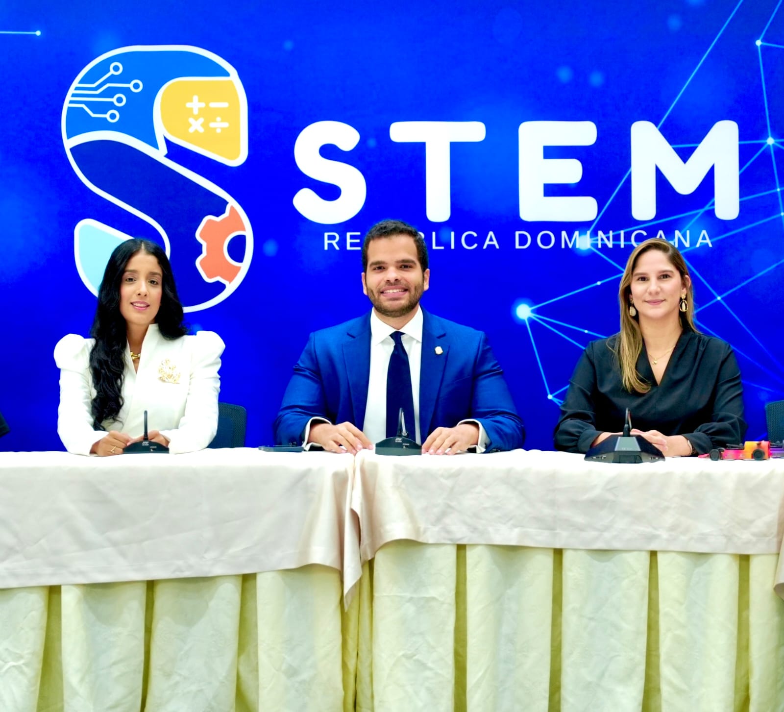 Diputado Vicente Sánchez lanza la Feria Nacional del STEM, fruto de la Ley 89-25
