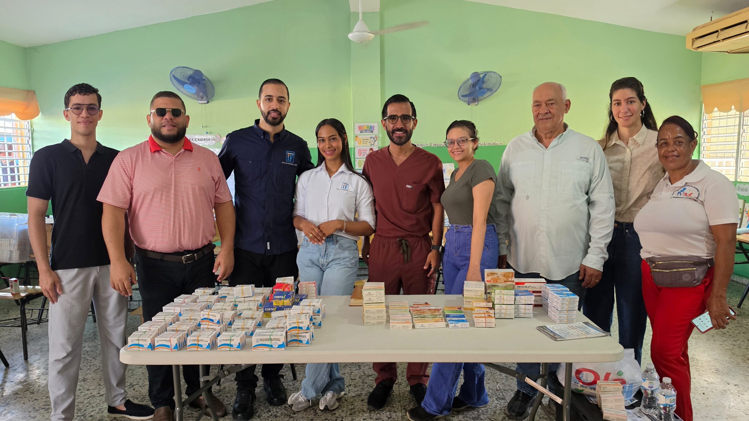Dr. Luis Antonio Cruz encabeza gran operativo médico en Los Peralejos para acercar servicios de salud a las familias dominicanas