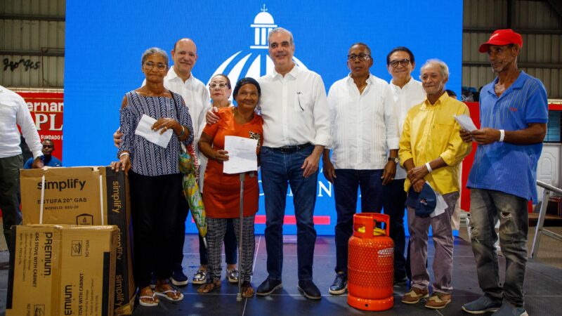 Más de 9 mil hogares en Santiago son impactados con entrega de enseres, soluciones habitacionales y asistencia alimentaria a familias vulnerables