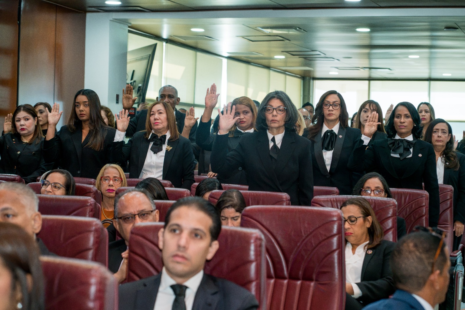 Pleno de la SCJ juramenta a magistrados ascendidos y destaca su compromiso ético y profesional