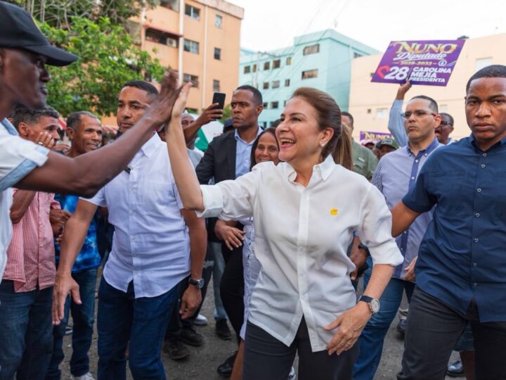Carolina juramenta comando de campaña en Circunscripción 3 de la capital, territorio con 273 mil electores